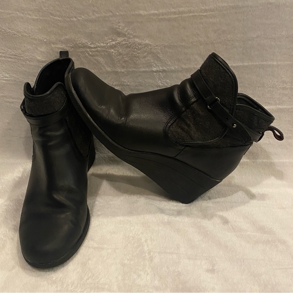 UGG Emalie Wedge Heel Waterproof Booties Ankle Booties Black Size 9M VGC